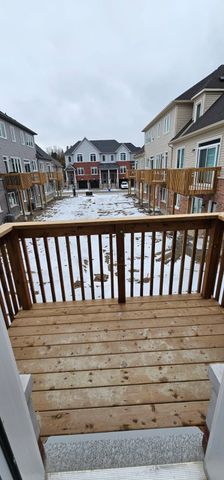 For Lease - 27 Lyall Stokes Circle, East Gwillimbury, Ontario - Photo 2