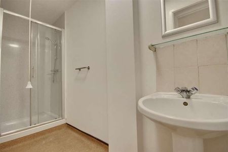 Sandringham Apartments, Osborne Road, Southsea, PO5 - Photo 2