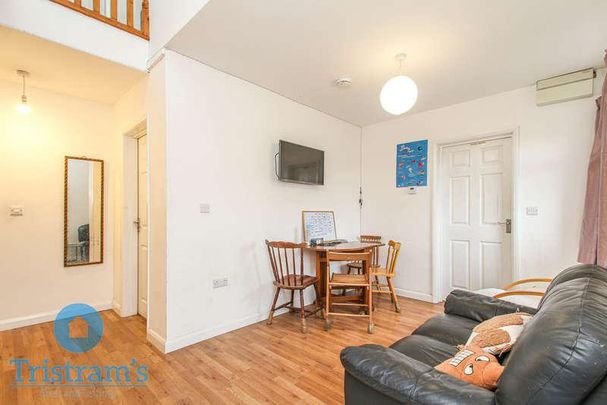 Hawton Crescent, Wollaton, NG8 - Photo 1