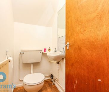 4 bed Town House for Rent - Photo 3