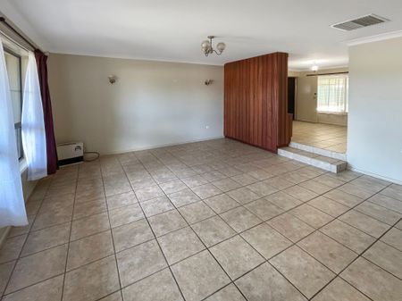 3 Bedroom Family Home - Photo 3