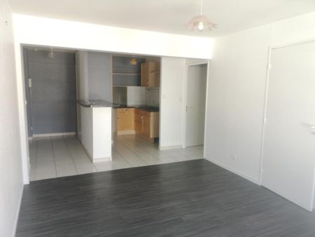 Location Appartement 2 pièces 45m² TOURS 37000 - Photo 2