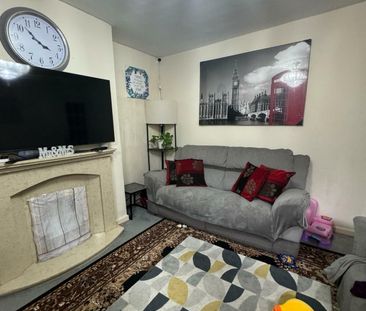 Kelsall Grove, HYDE PARK - Photo 1