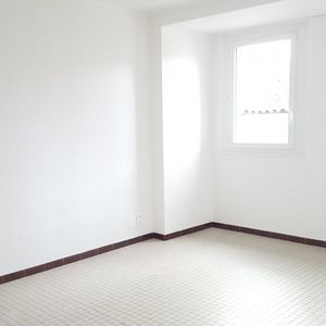 Location Appartement 3 pièces 53m² L ISLE JOURDAIN 32600 - Photo 3