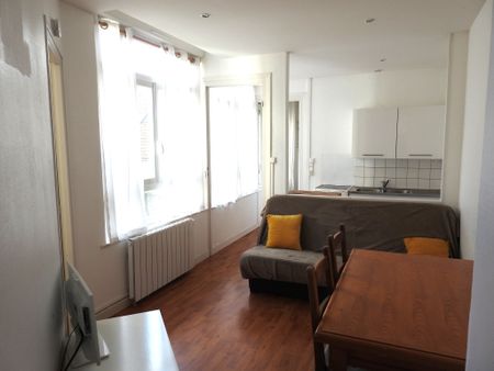 Location Appartement 2 pièces 31m² BOULOGNE SUR MER 62200 - Photo 2