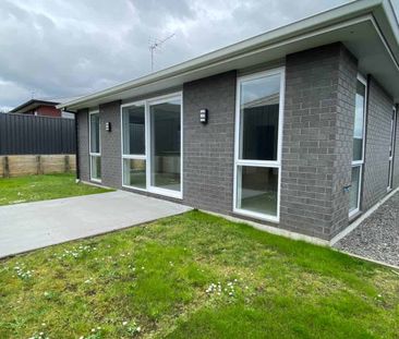 Almost New - Photo 2