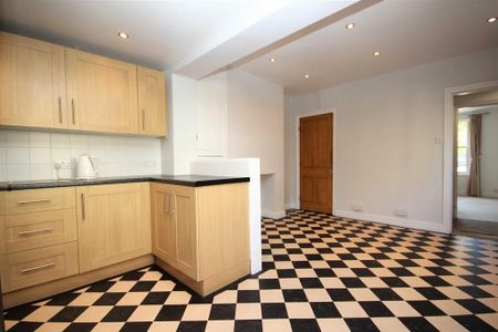 2 bedroom semi-detached house to rent - Photo 3