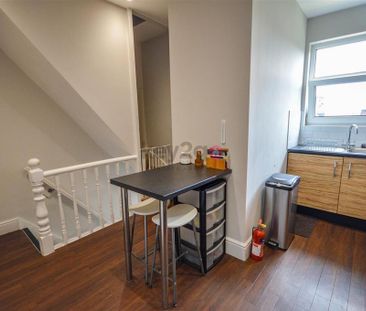 2 bedroom flat to rent - Photo 3
