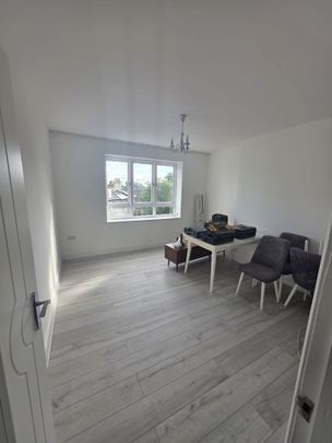 2 Bed Flat, Ivinghoe House, N7 - Photo 1