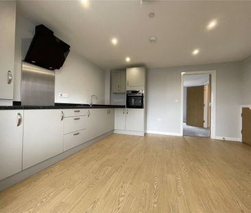 3 bedroom semi-detached house to rent - Photo 6