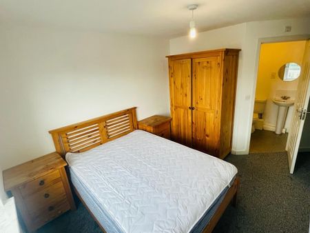2 Bed Flat, Gabriel Court, LS10 - Photo 4