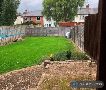 1 bedroom in a house share to rent - Photo 3