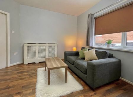 1 Bed Flat, Victoria Park Avenue, LS13 - Photo 3
