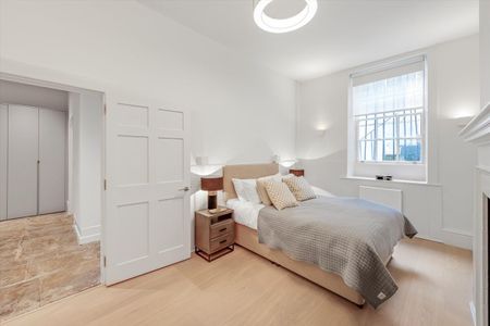A modern 4 bedroom flat to rent in Marylebone W1 - Photo 5