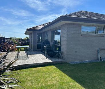Short Term 3 Bedroom, 2 Bathroom Home - Photo 6