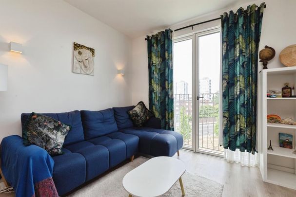 1 Bed Flat, Harbard Close, IG11 - Photo 1