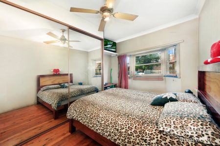 Three Bedroom House with Solar System For Leasing Now! - Photo 3