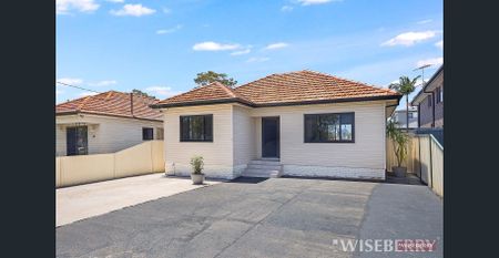 Newly renovated family home! - Photo 2