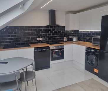 1 bedroom in a flat share to rent - Photo 4