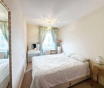 3 bedroom flat to rent - Photo 4