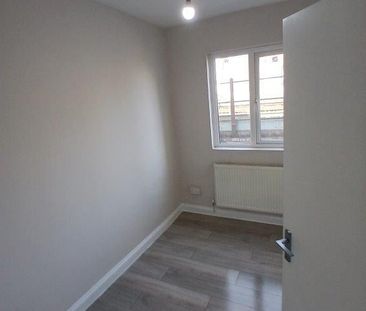 1 Bed Flat, Cambridge Heath Road, E2 - Photo 1