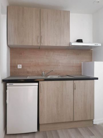 Location Appartement 2 pièces 32m² HYERES 83400 - Photo 3