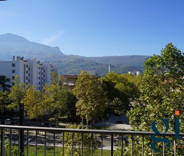 Location à GRENOBLE T2 avec Balcon au pied du tram E - Photo 1