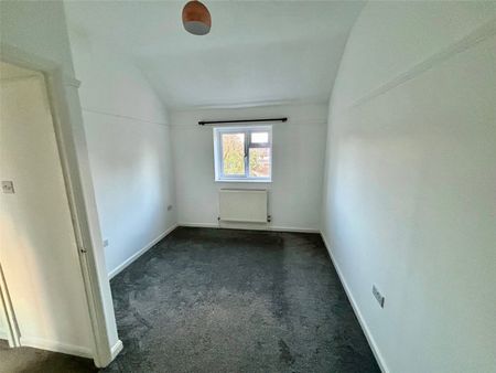 3 bedroom house to rent Knoll Crescent, Eastbourne, East Sussex, BN22 - Photo 3