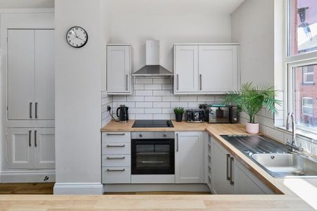 6 bedroom house to rent - Photo 2