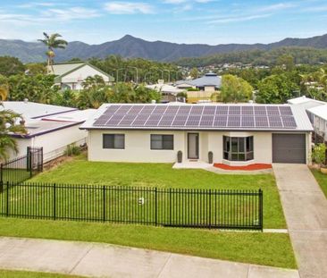 Freshly Painted Interior - Fully Tiled - Pool - Large Solar - Elect... - Photo 4