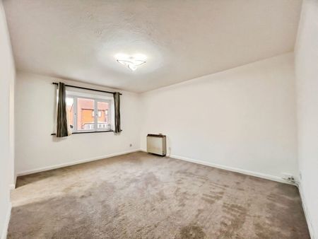 Bull Close, Chafford Hundred, Grays, RM16 - Photo 2