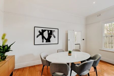 2 Bed, 1 Bath - Photo 4