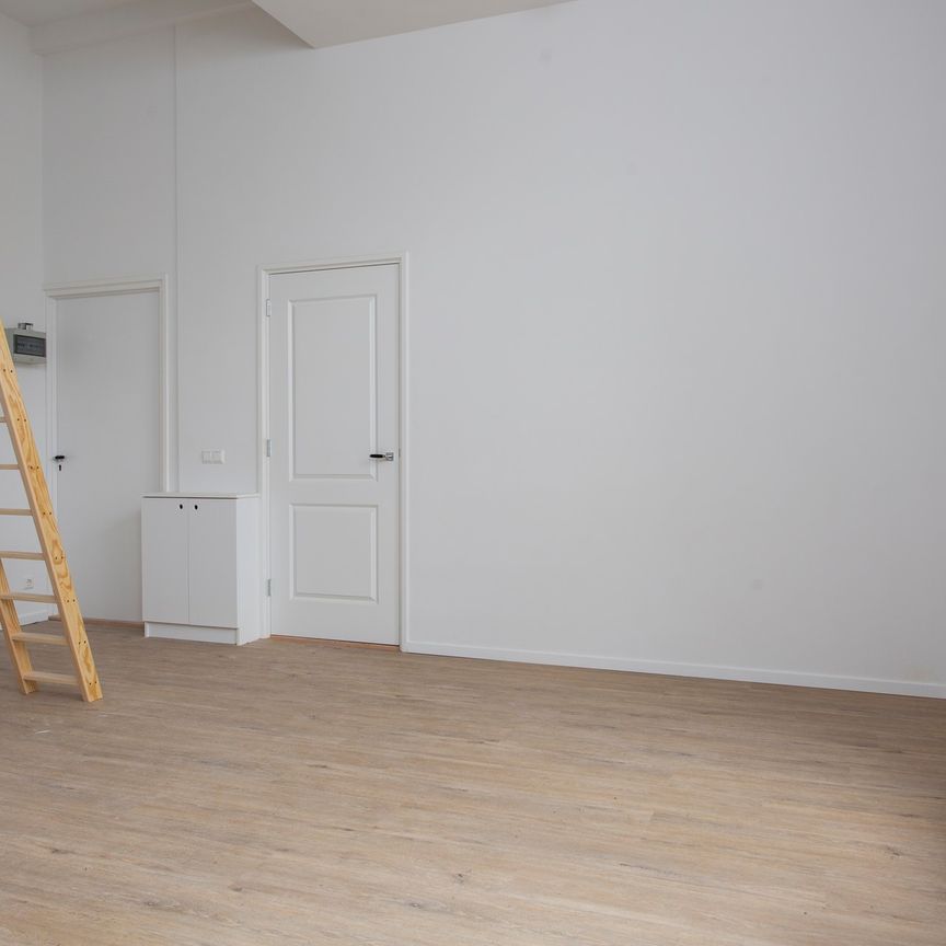 Te huur: In verband met de overweldigende belangstelling in dit appartement, is het niet meer mogelijk een bezichtiging in te plannen. Het heeft daarmee geen zin meer om op deze woning te reageren. - Photo 1