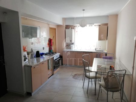 Apartament 3 camere în zona P-TA CIPARIU - Photo 3