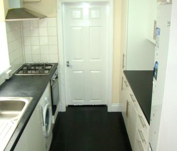 3 bedroom terraced house to rent - Photo 1