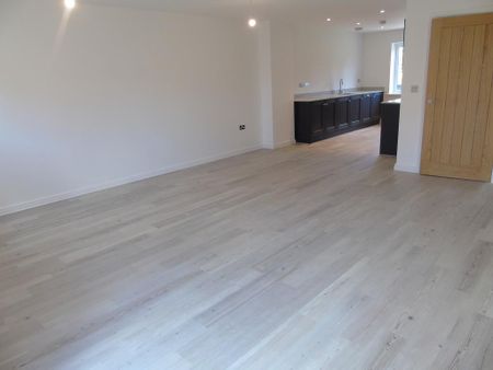 3 bedroom semi-detached house to rent - Photo 2