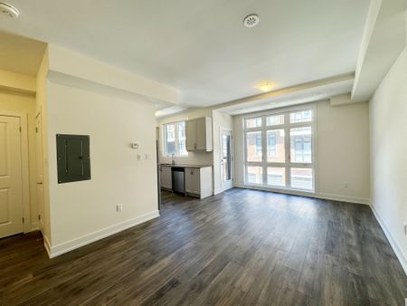 For Lease - 6 Sayers Lane Unit# 5, Richmond Hill, Ontario - Photo 3