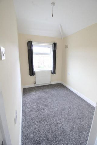 3 bedroom end of terrace house to rent - Photo 5
