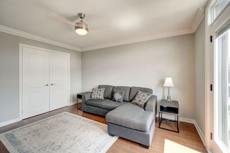 For Lease - 8 Watercliff Place, Hamilton, Ontario - Photo 4