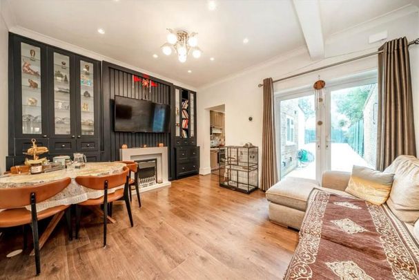 3 bedroom terraced house to rent - Photo 1