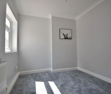 3 bedroom semi-detached house to rent - Photo 6