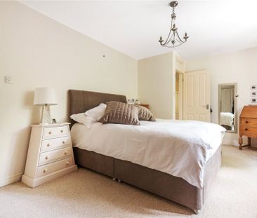 5 Bedroom House - Hall Close, Bishops Waltham - Photo 2