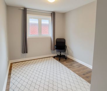 For Lease - 17 Kelsey Crescent, Barrie, Ontario - Photo 3