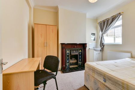 6 bedroom house to rent - Photo 3