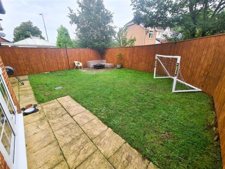 Pembroke Drive, Ingleby Barwick - Photo 4