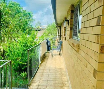 Convenient Living in the Heart of Beenleigh - Photo 2