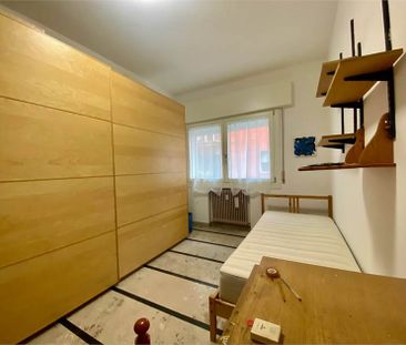 STUDENTI UNIVERSITARI - Photo 4