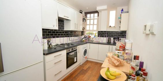 1 bedroom in a flat share to rent - Photo 3