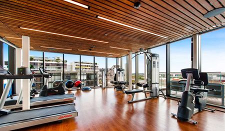 [North Facing]Waterfall - Modern Two Bedroom Plus Study/Guest Room fully furnished for rent!!!! - Photo 5