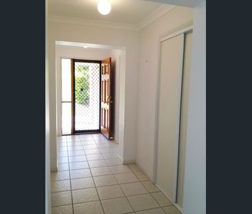 NEAT AND TIDY FAMILY HOME OVERLOOKING PARK! - Photo 4